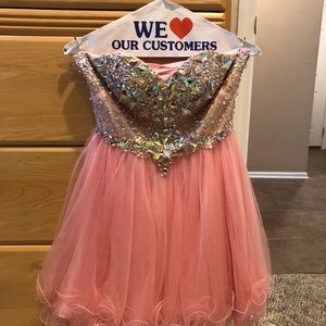 Women’s formal short dresses